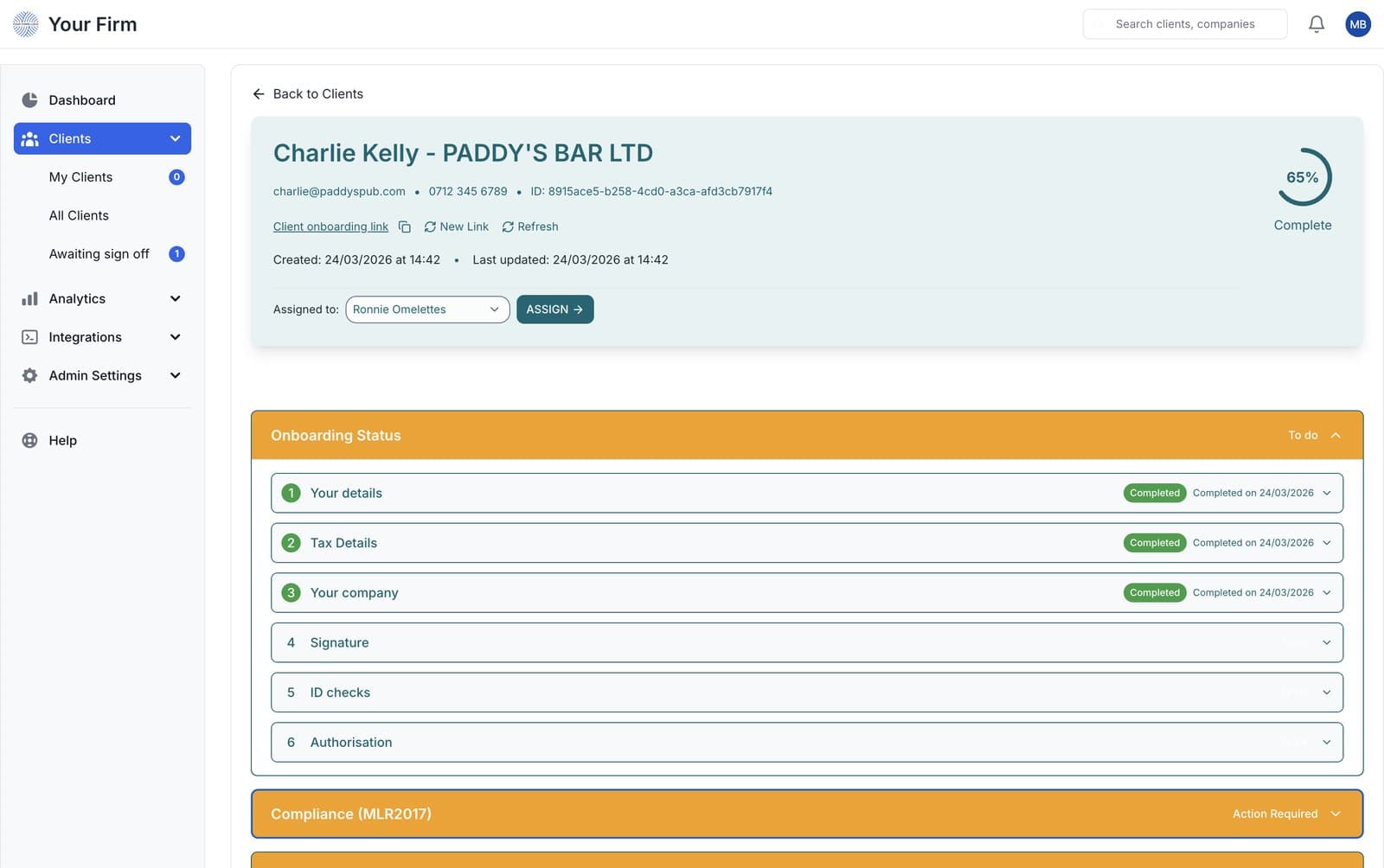 The Cliénta dashboard showing a client's onboarding progress, with demo data